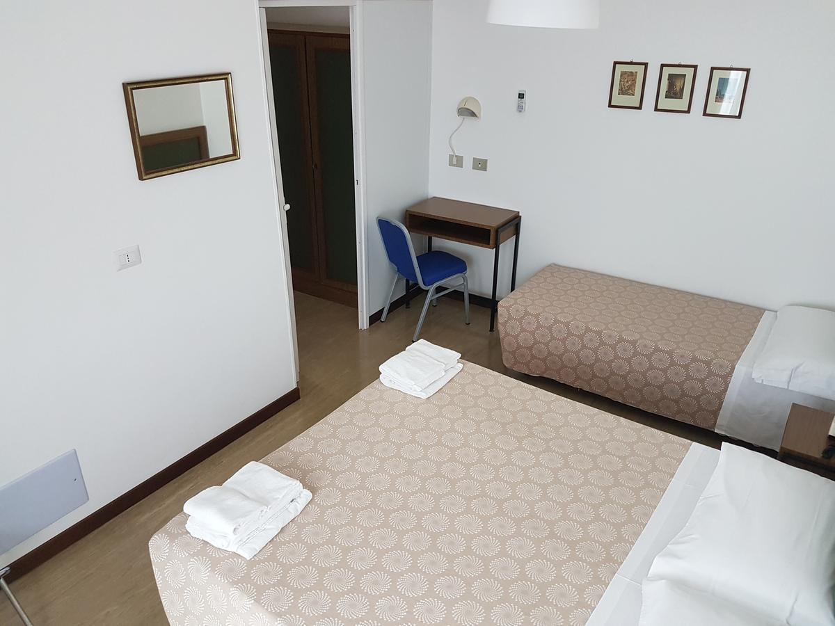 Hotel Residence Adriana Cesena Bagian luar foto