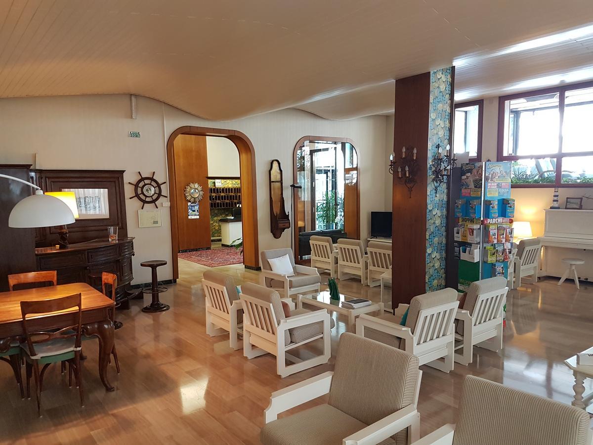 Hotel Residence Adriana Cesena Bagian luar foto
