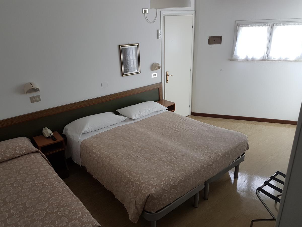 Hotel Residence Adriana Cesena Bagian luar foto